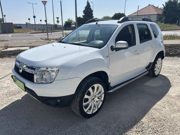 Dacia Duster 1.6 Cool Szervizkönyv