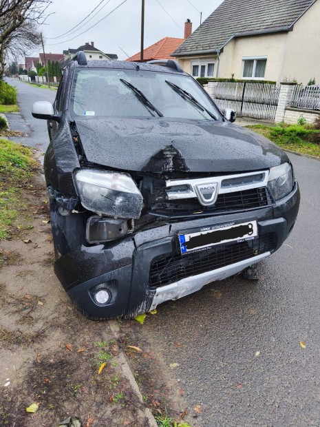 Dacia Duster 4x4 1.5 Dci trtten elad (oszlopnak tkztt)