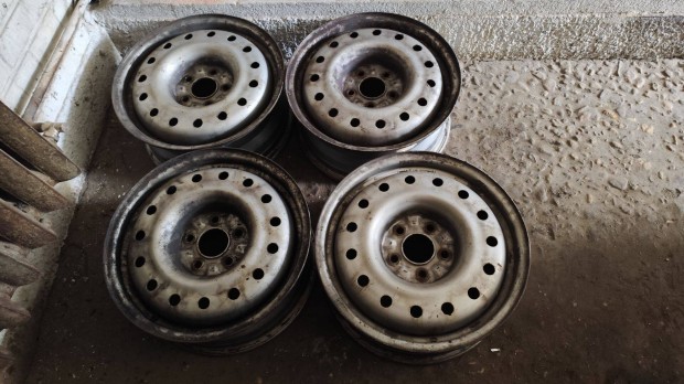 Dacia Duster, Nissan Qasqai, X-Trail, 5x114,3-as 16-os aclfelni elad