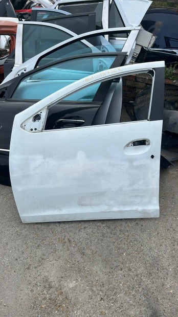 Dacia Duster bal első ajtó