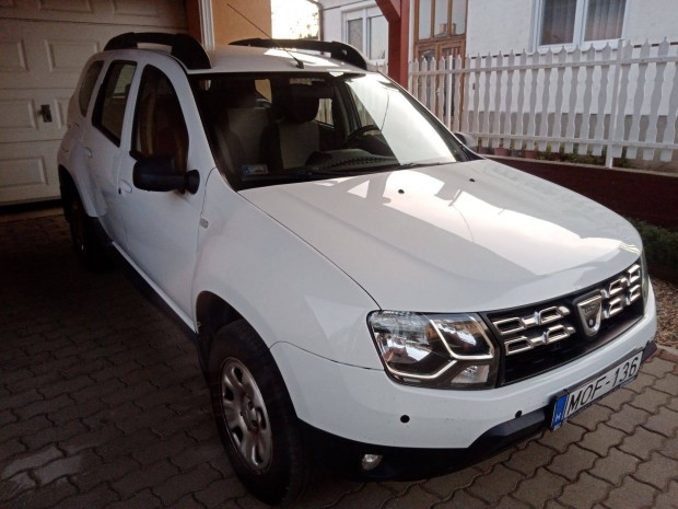 Dacia Duster elad