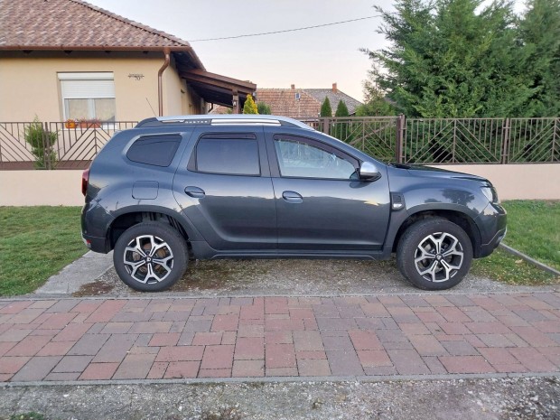 Dacia Duster elad