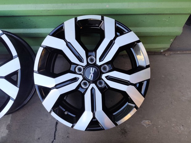 Dacia Duster gyári alufelni 5x114,3 17"