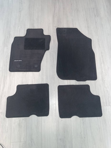 Dacia Duster sznyeg szett