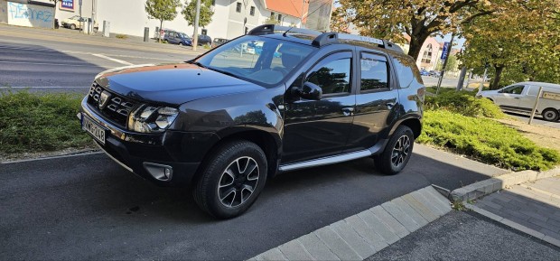 Dacia Duster valós kilométerrel,vezetett szervízkönyv,első tulajdonos