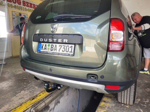 Dacia Duster vonhorog. 