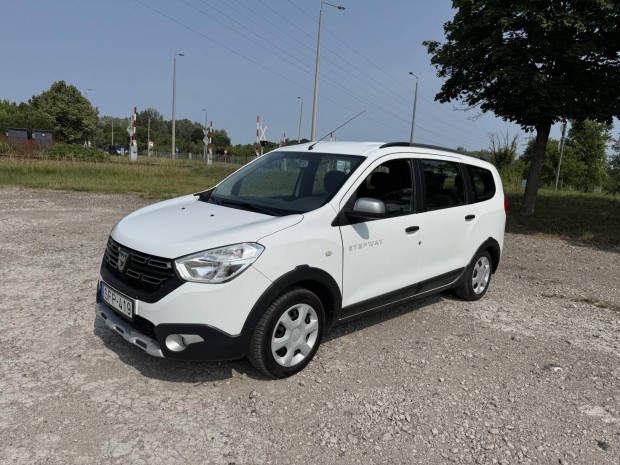 Dacia Lodgy 1.6 SCe Stepway (7 személyes ) 7 fő...