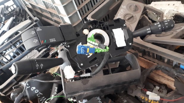 Dacia Logan 2019 sedan kormánykapcsoló 255676020R