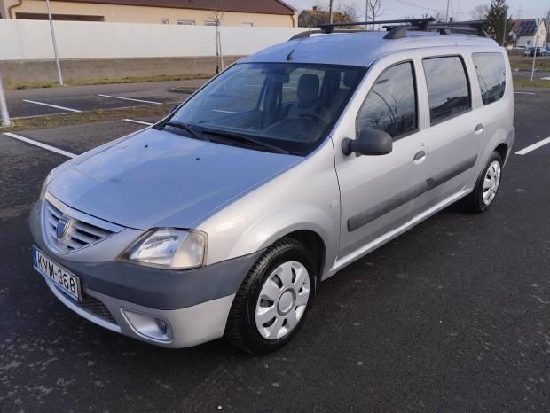 Dacia Logan MCV 1.6 16V Laureate (7 szem�lyes )...