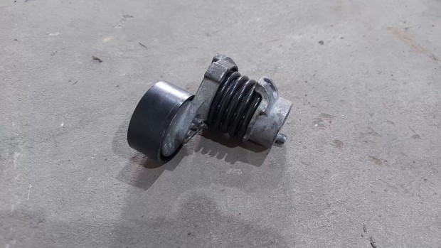 Dacia Logan Renault Captur Clio Sandero 12- �ksz�j fesz�t�g�rg� 7790