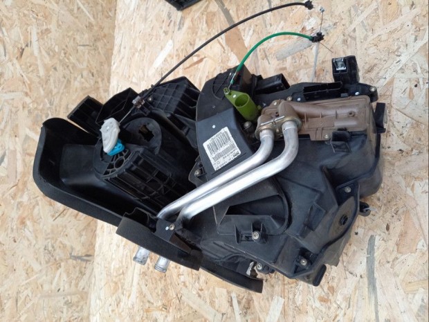 Dacia Logan (2004-2010) F�t�s Box