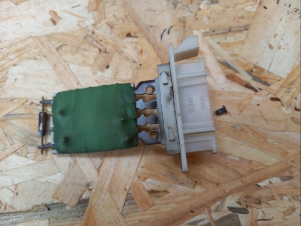 Dacia Logan (2004-2010)  F�t�motor El�t�t Elen�ll�s