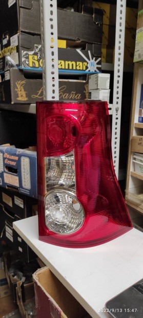 Dacia Logan h�ts�l�mpa jobb Pick Up