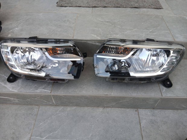 Dacia Logan lámpa fényszóró jobb bal