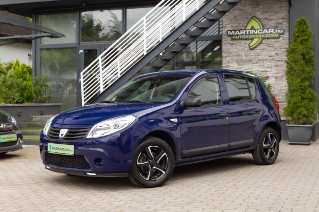 Dacia Sandero 1.4 Ambiance Sport Line Navy Blue...