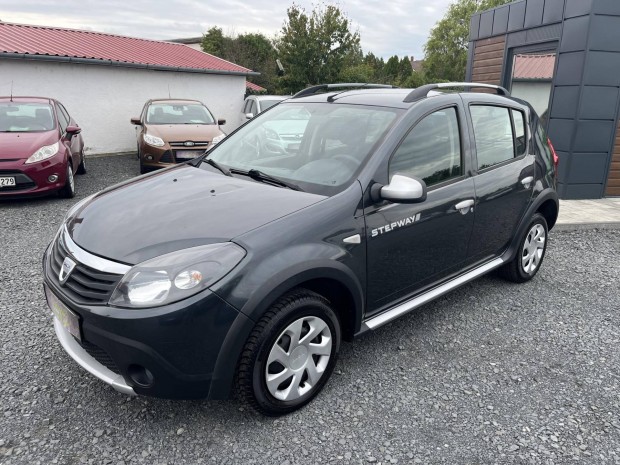 Dacia Sandero 1.6 Stepway Friss műszaki! Megkím...