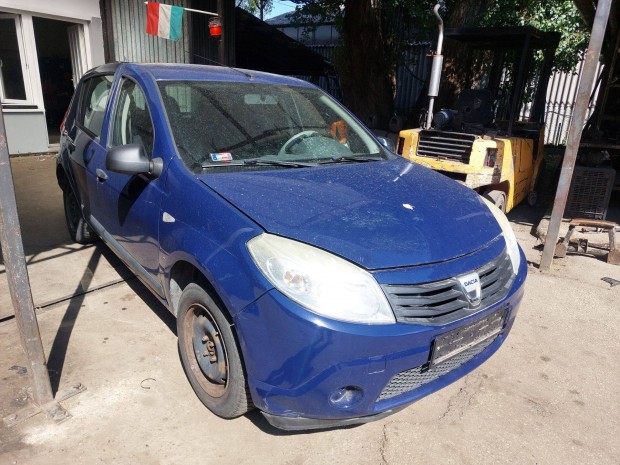 Dacia Sandero 1 karosszria elemei kk OV61H