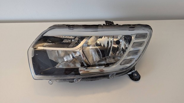 Dacia Sandero 2/2 Logan vezetőoldali első lámpa fényszóró LED