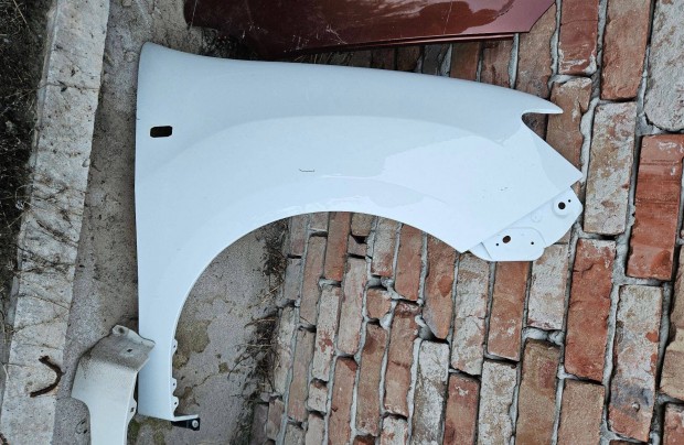 Dacia Sandero 2 Logan 2 jobb első sárvédő