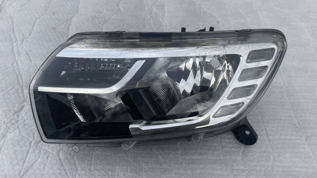 Dacia Sandero II 2 bal első fényszóró 260103529R