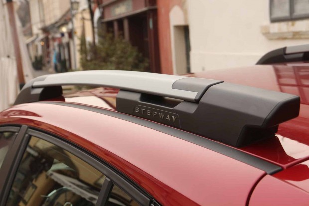 Dacia Sandero tetőkorlát Új Dacia Sandero tetősín tetőrúd 738210776R