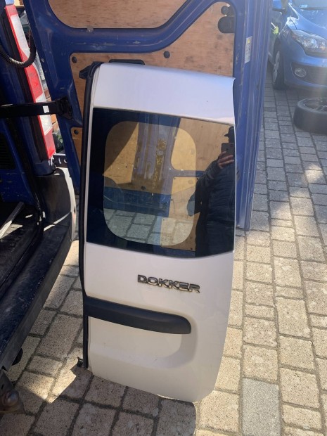 Dacia dokker fehr veges csomagtr szrnyas ajt