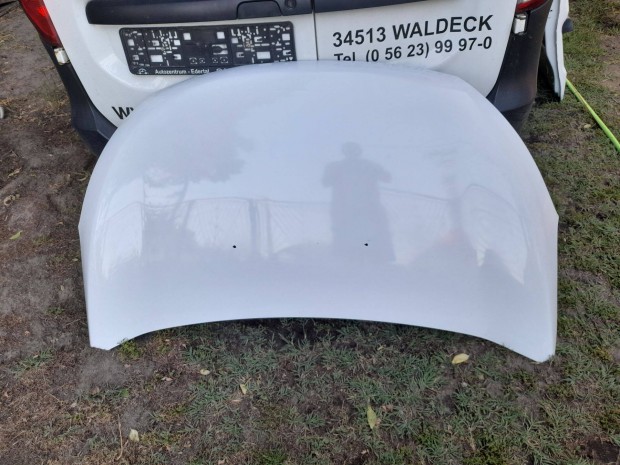 Dacia dokker motorház