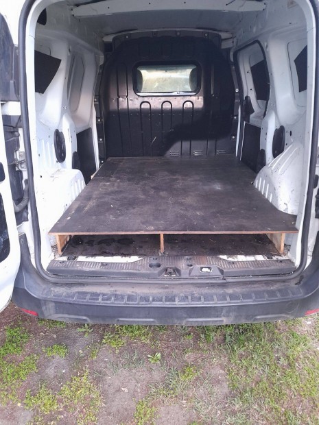 Dacia dokker térelválasztó fal