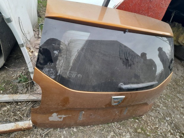 Dacia duster II csomagt�rajt� �s l�kh�rit�