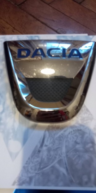 Dacia emblma Dacia aut jel. Nem trtt! flek is megvannak