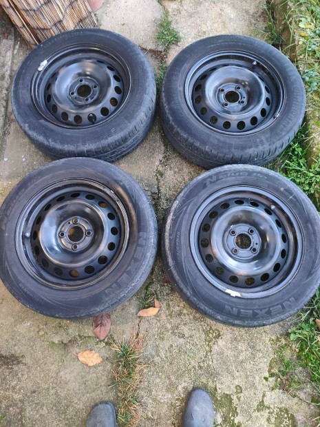 Dacia felni + gumi + Tpms jelad