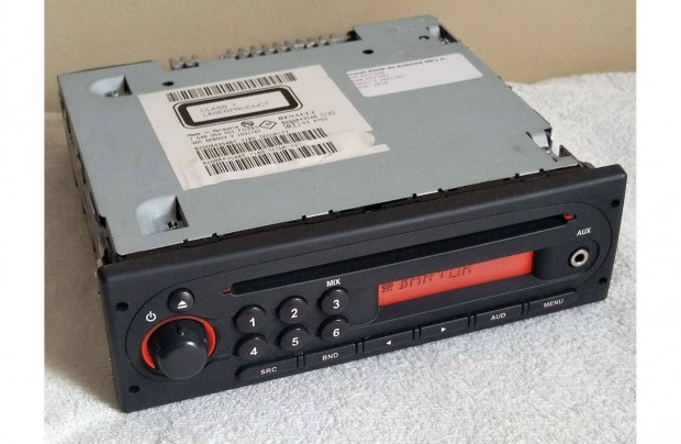 Dacia gyri OEM MP3 CD rdi - R008 90 Europe MP3 A AUX