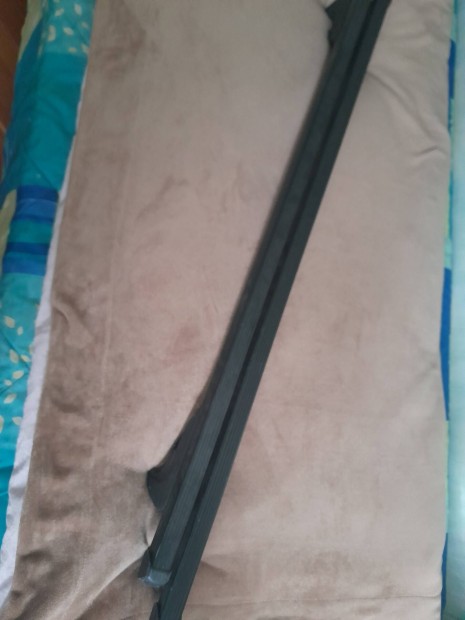 Dacia gyri tetsn-csomagtart-keresztlc