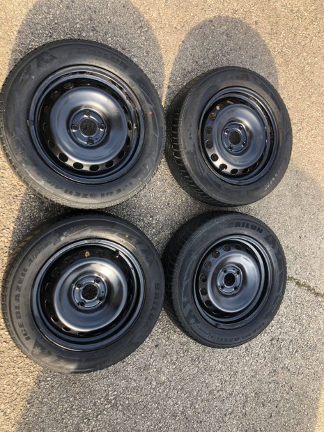 Dacia lemezfelnik elad�k!