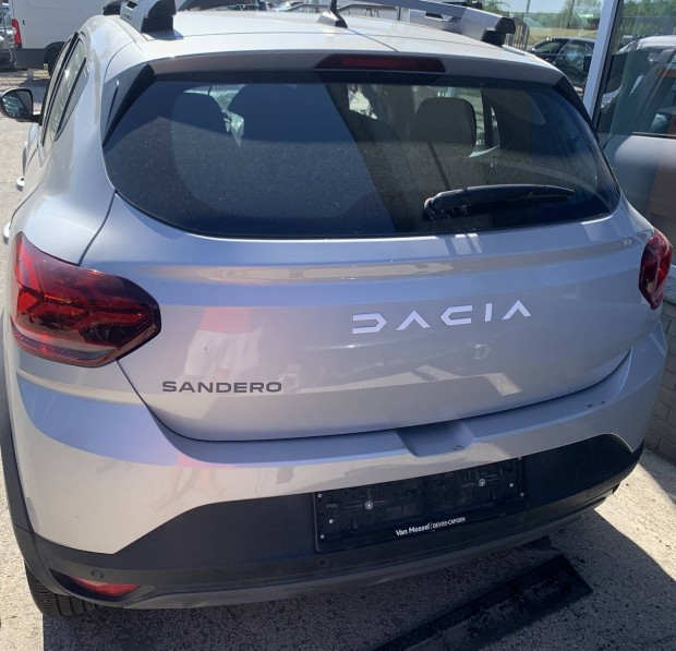 Dacia sandero stepway bontott alkatrsz ajt srvd fnyszr futm