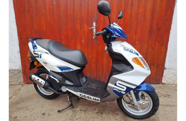 Daelim S5 Sporting 50cm3 robogó (Daelim S-Five)