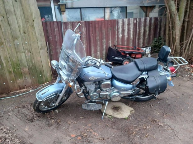 Daelin VF125F valoban keves km futott , garazsban tartott."3337 km"