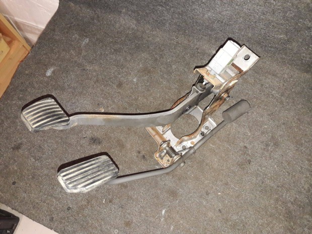 Daewoo Kalos / Chevrolet gy�ri f�k / g�zped�l egys�g