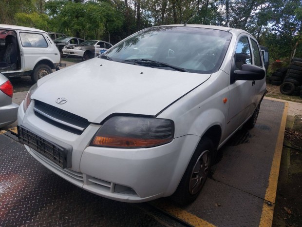 Daewoo Kalos karosszria elemei Fehr