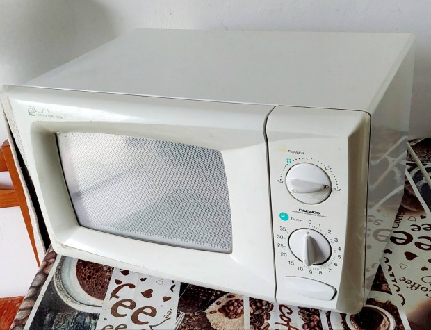 Daewoo fehér mikró, 20L, 800 W.