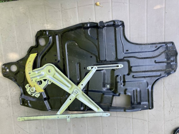 Daihatsu Coure 251 jobb és bal ablakemelő szerkezet 2003-2007