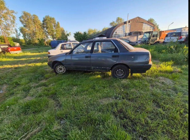 Daihatsu applause aut (bontom az autt)