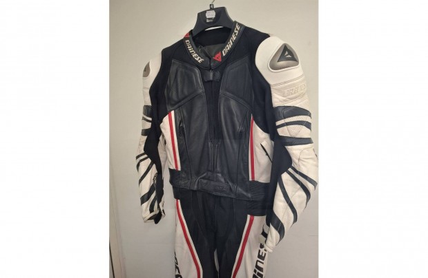 Dainese 2 rszes talaktott motoros brruha