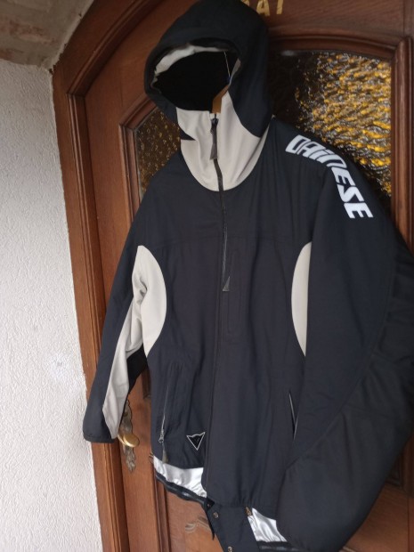 Dainese (nem Alpinestars ) prmium s dzseki skabt sel snowboard