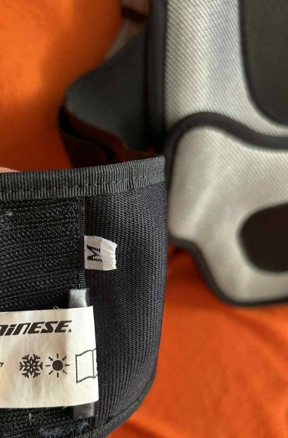 Dainese gerincprotektor