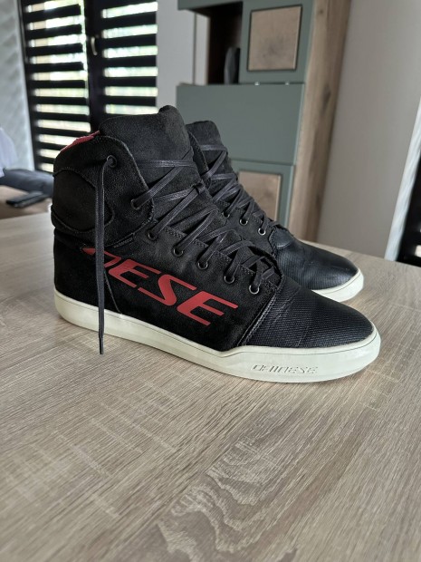 Dainese motoros cipő