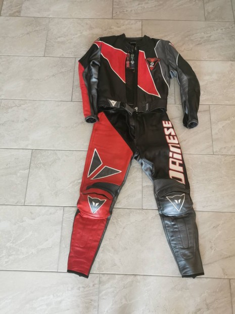 Dainese ni motoros ruha csizmval