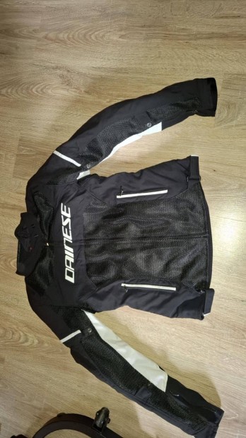 Dainese ni nyri motoros kabt