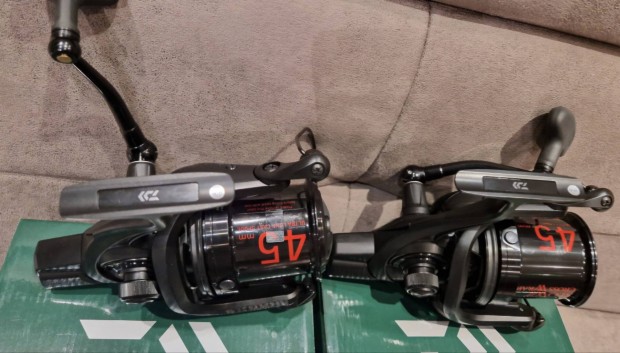Daiwa Emblem 45 Scw QD távdobó gyorsfékes orsópár