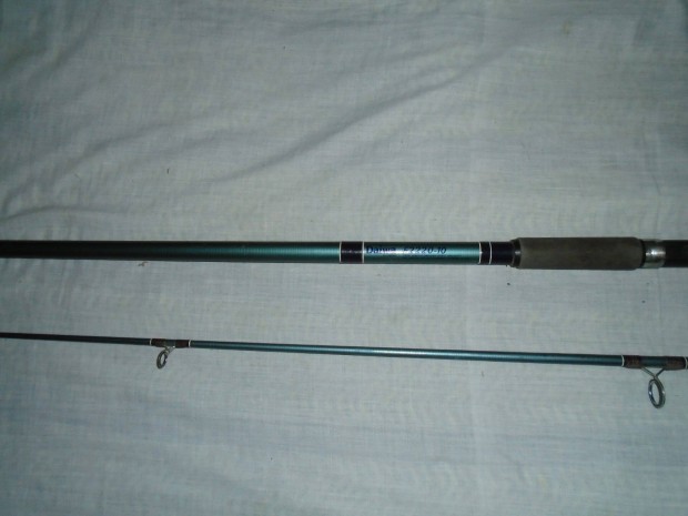 Daiwa F 2220-10 horgszbot